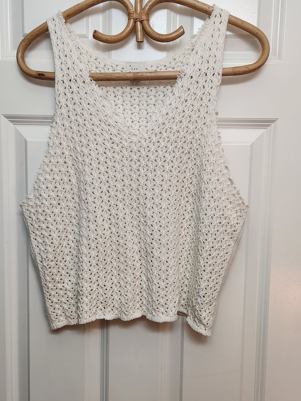 a new day Brand.  Cream/Ivory Crochet Knit Tank Top Med.